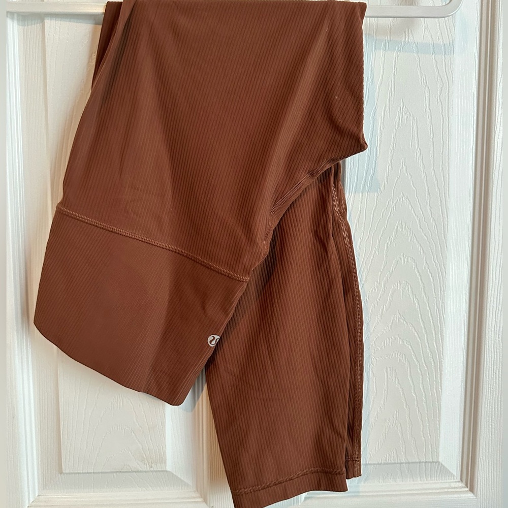 Ribbed Lululemon Aligns in size 12